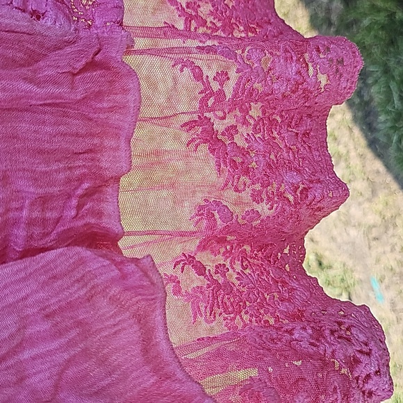 Sleevless pink lace top - Picture 3 of 6